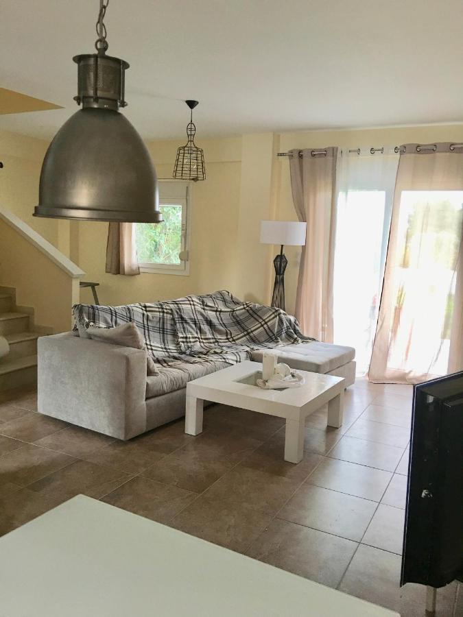 בית הארחה אפיטוס 	Modern House מראה חיצוני תמונה